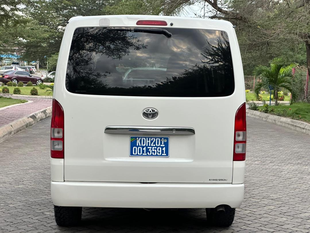 HIACE VAN thumbnail 2
